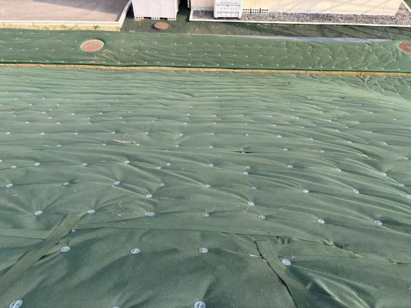 画像2: ハットク® 防草シート  300g/m2  幅1m×10m 200ｍｍ Uピン20本入り 耐久年数10年以上 10坪 フェルト 高耐久 高透水 PET素材 ポリエステル 不織布 厚み1mm以上 (2)